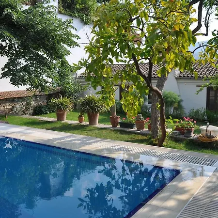 Garden House بيت للعطل سلجوك